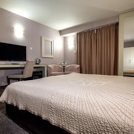 肯克乐德酒店 酒店 大特尔诺沃